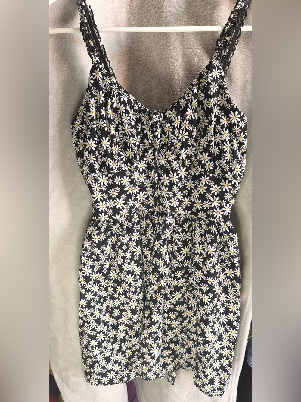Black Daisy Print Spaghetti-Strap Romper